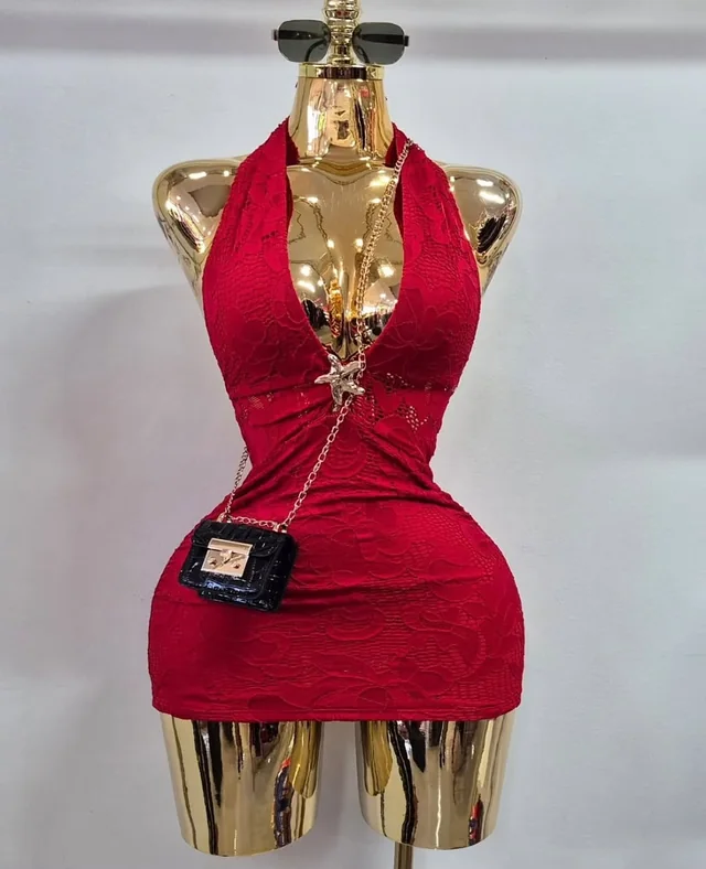 Vestido rojo halter con textura