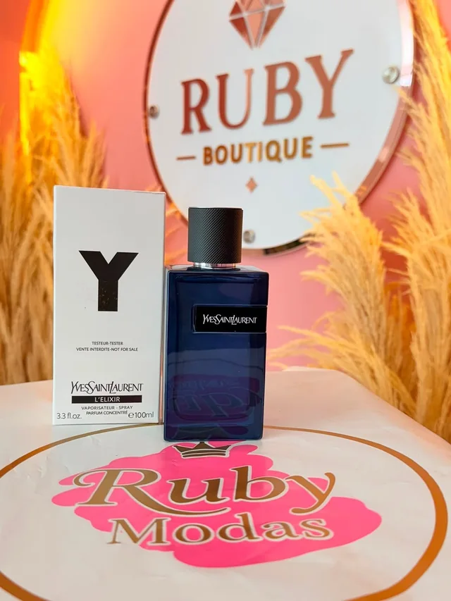 Perfume Yves Saint Laurent Y sobre el mostrador de Ruby Modas
